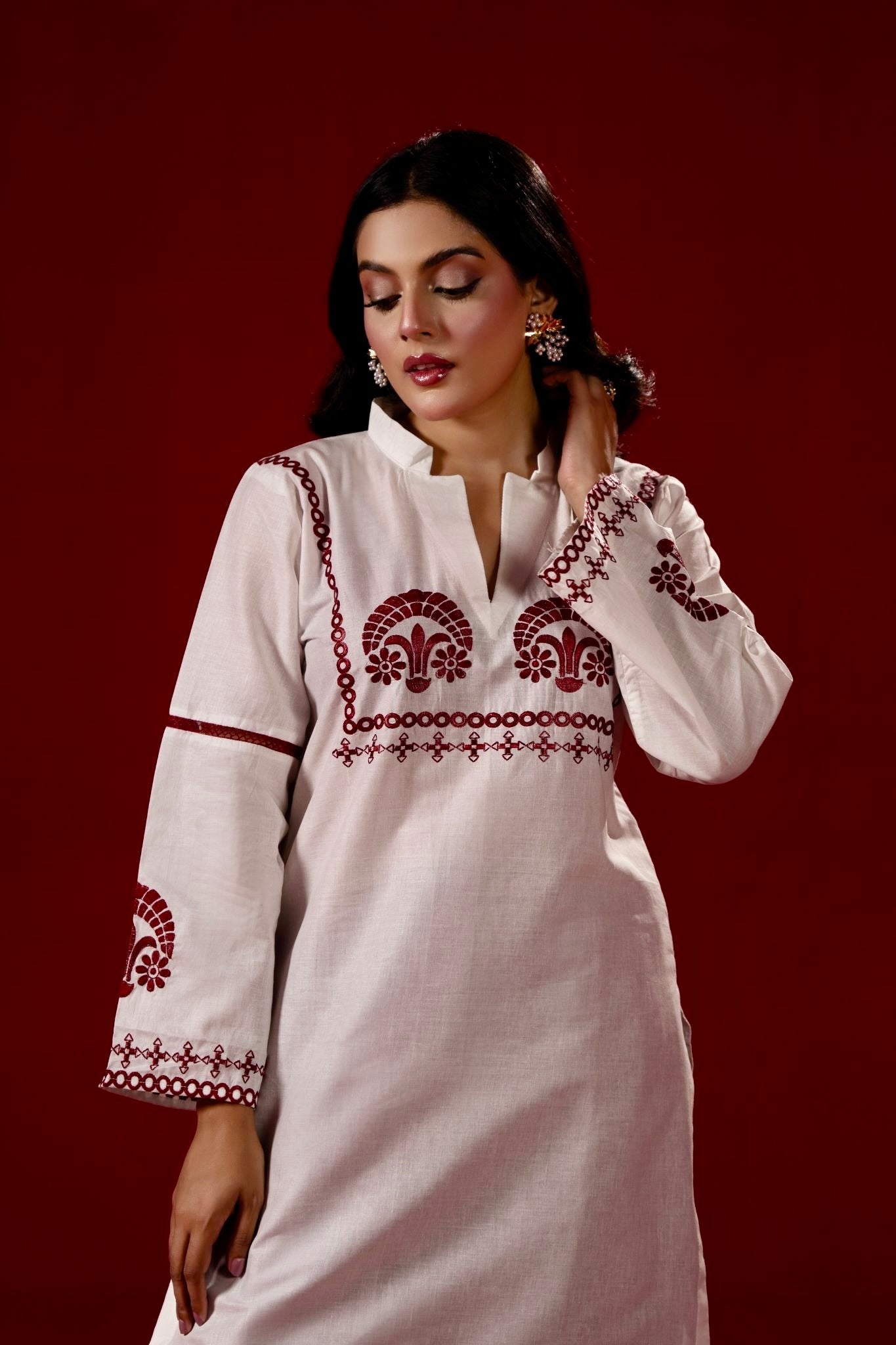 Maroon White | By Ainoor
