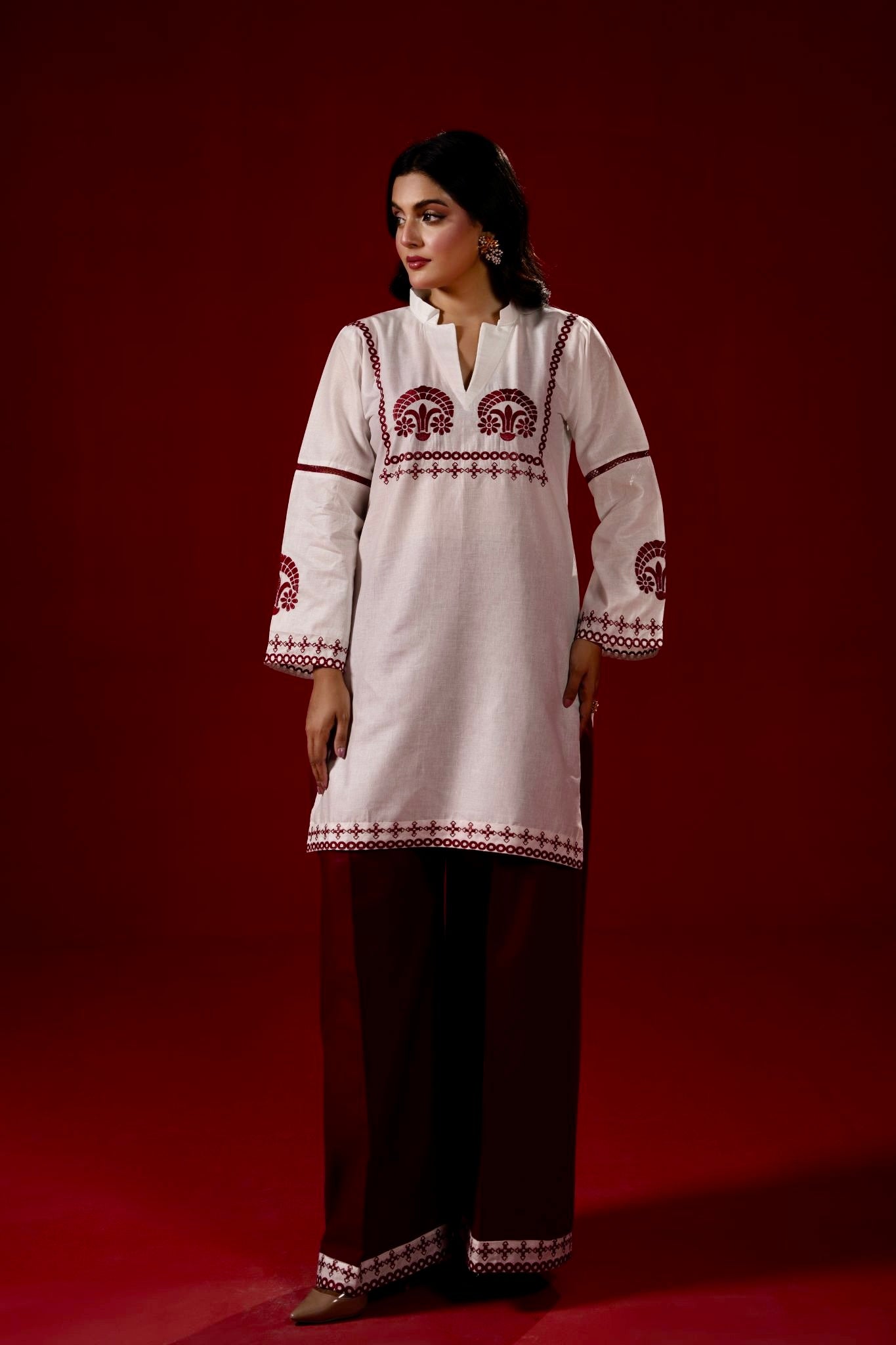 Maroon White | By Ainoor