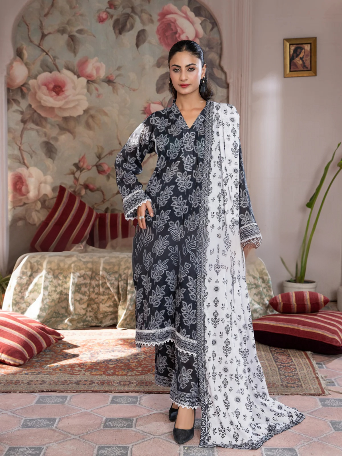 Zahra (3-peice) Stitched | By Ainoor
