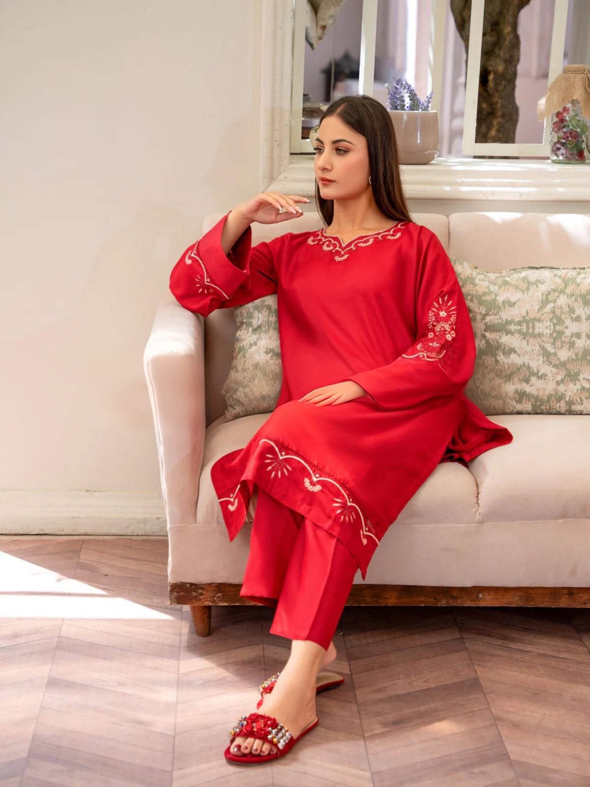 Gulzar – Crimson Serenity Edition | By Ainoor