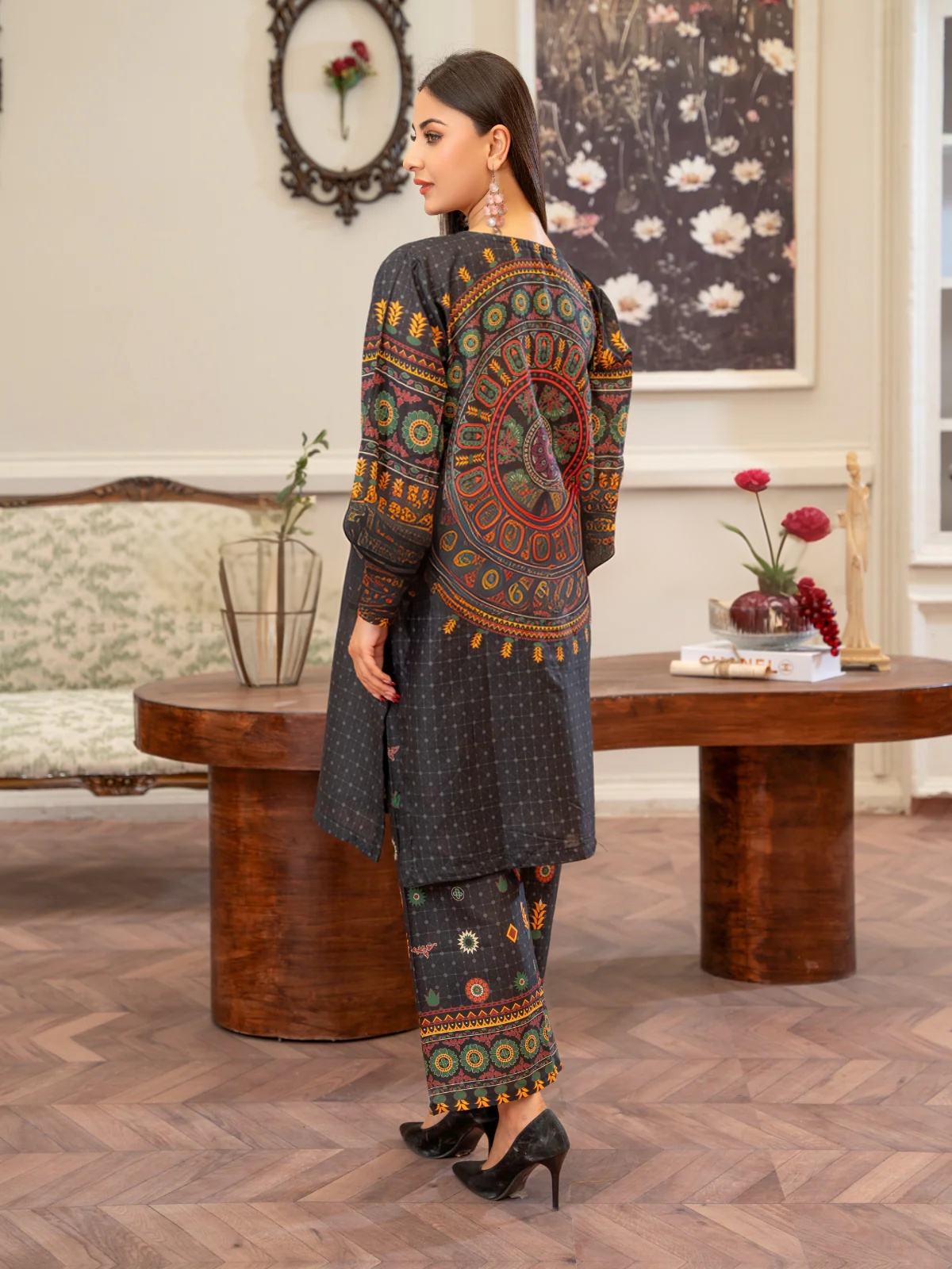 Sindhi Mandala – Black Edition | By Ainoor