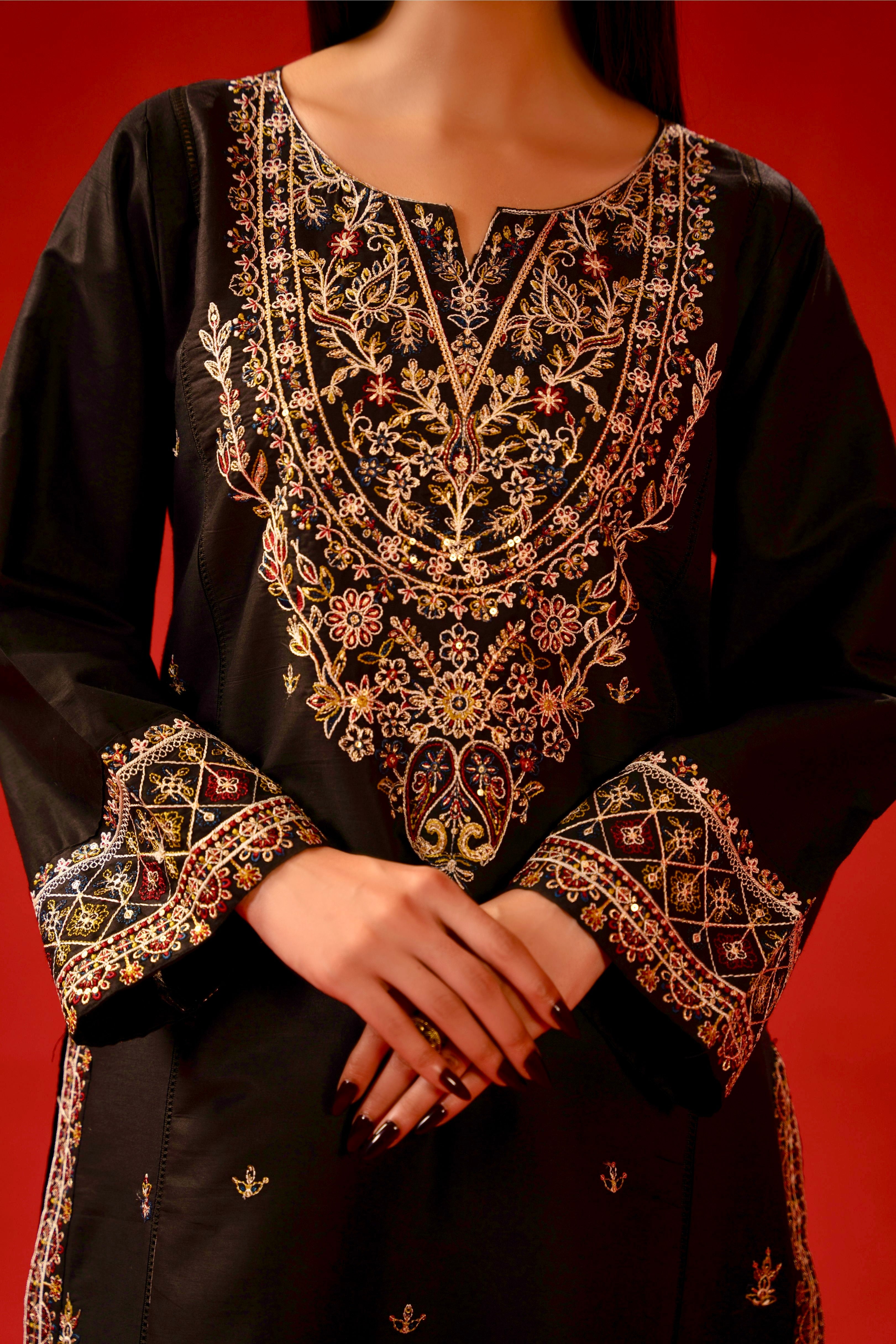 Black Formal | By Ainoor