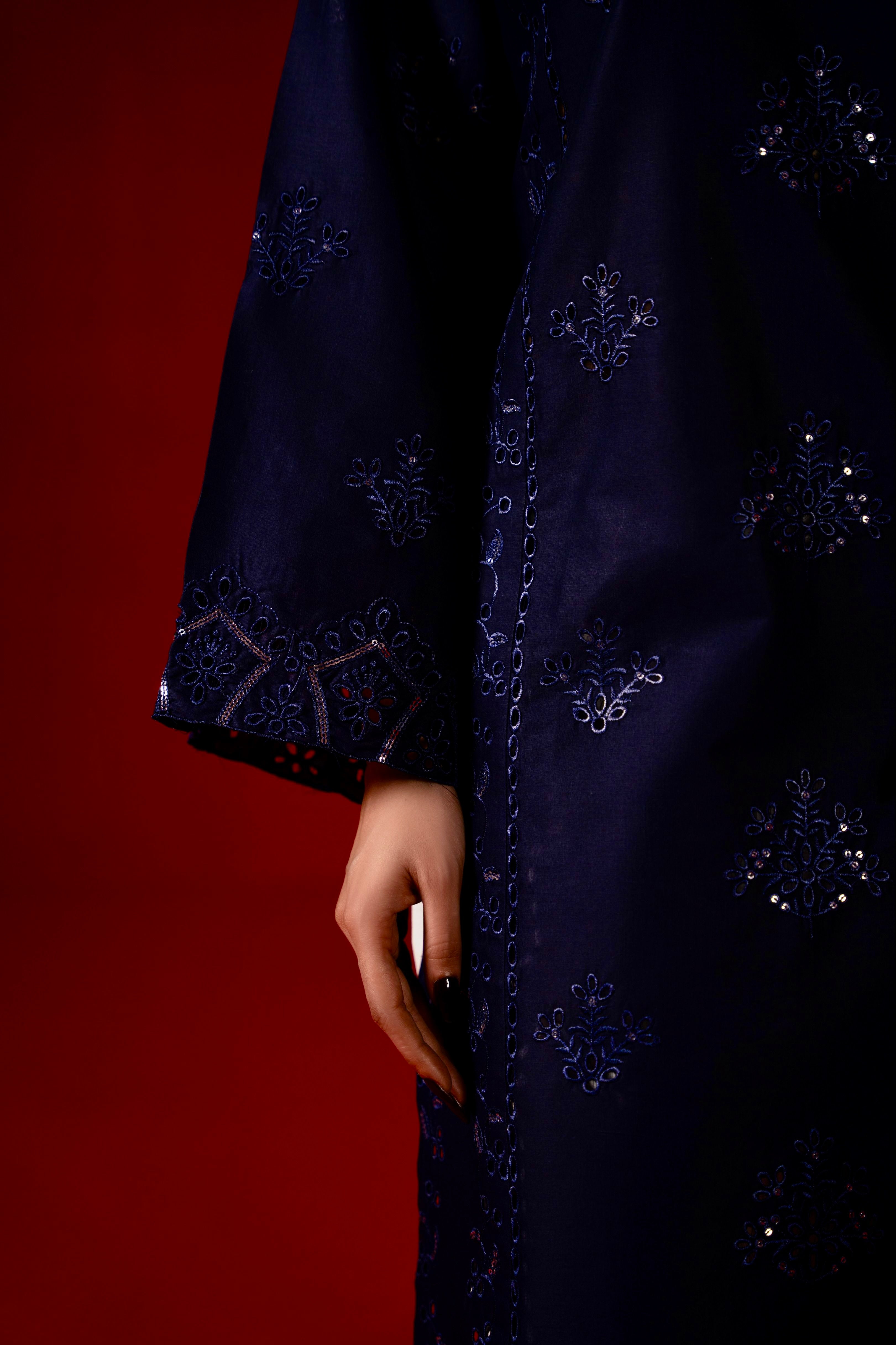 Navy Blend | By Ainoor