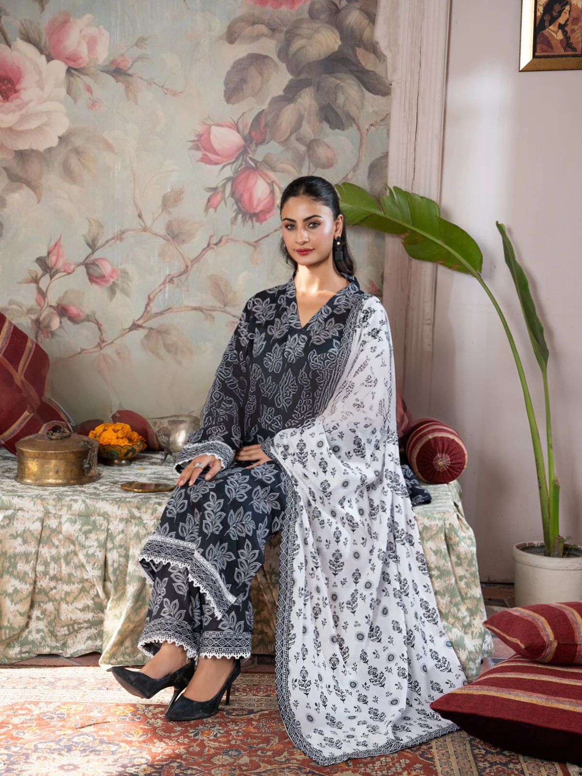 Zahra (3-peice) Stitched | By Ainoor