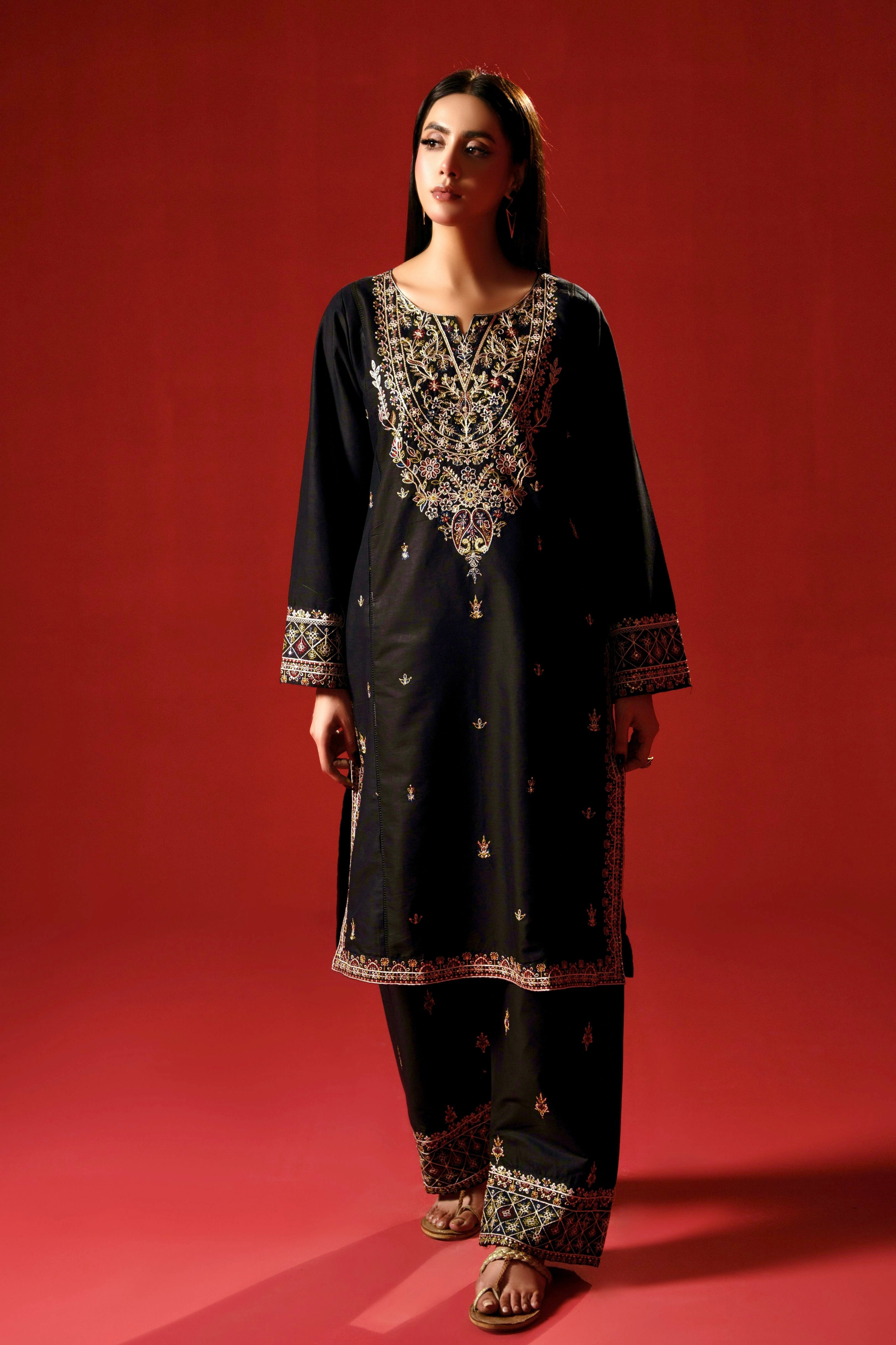 Black Formal | By Ainoor