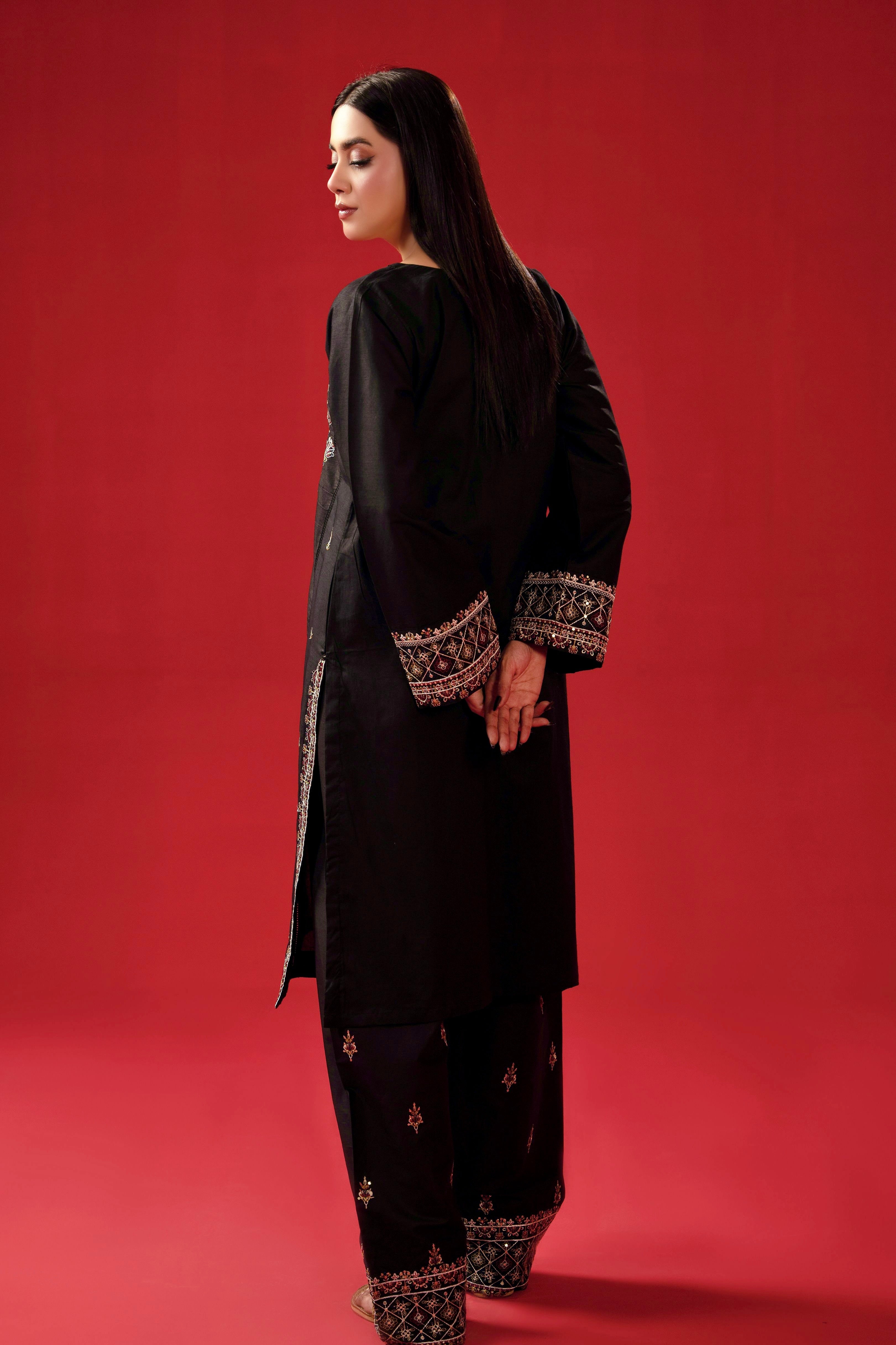 Black Formal | By Ainoor
