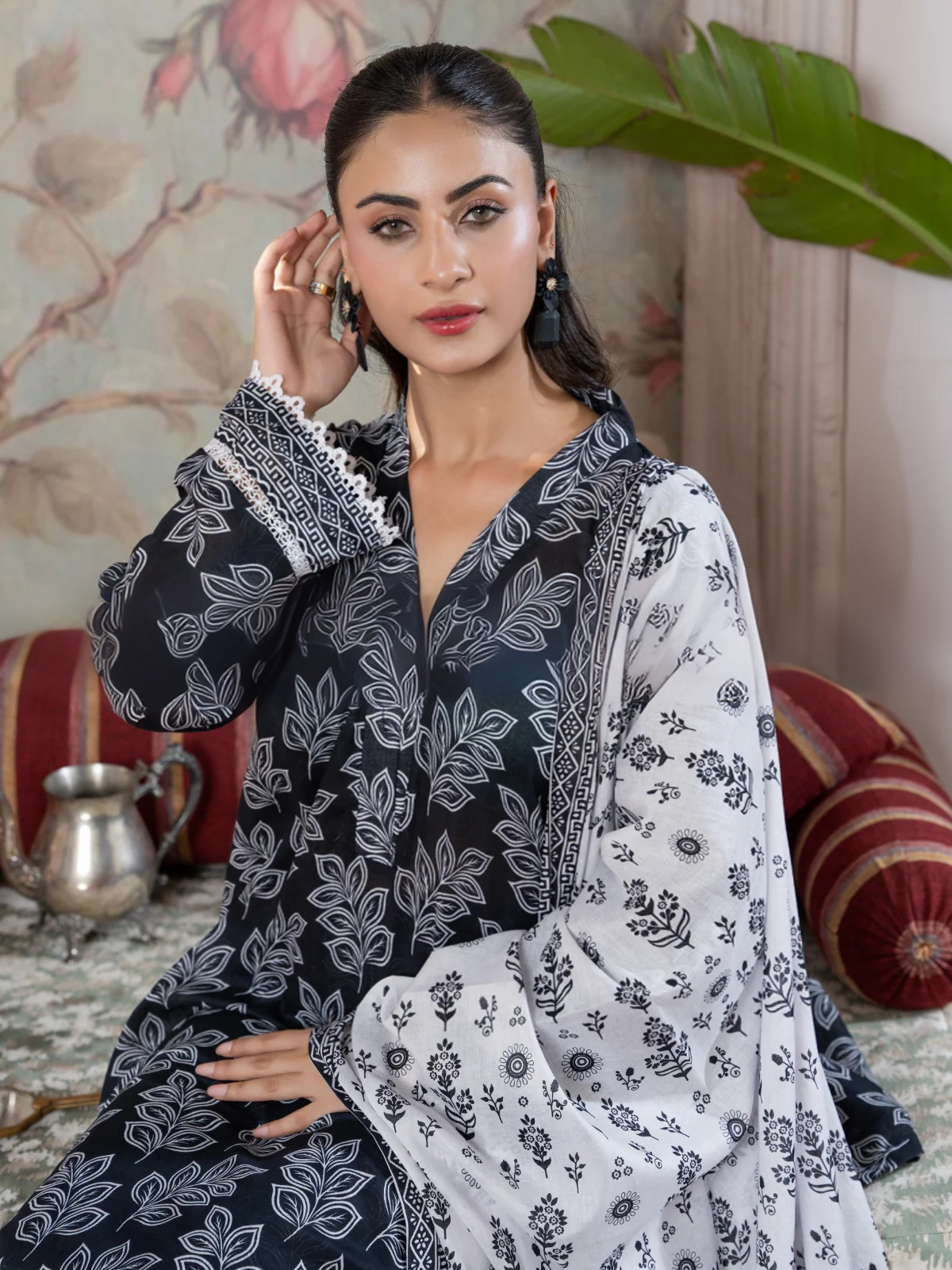 Zahra (3-peice) Stitched | By Ainoor