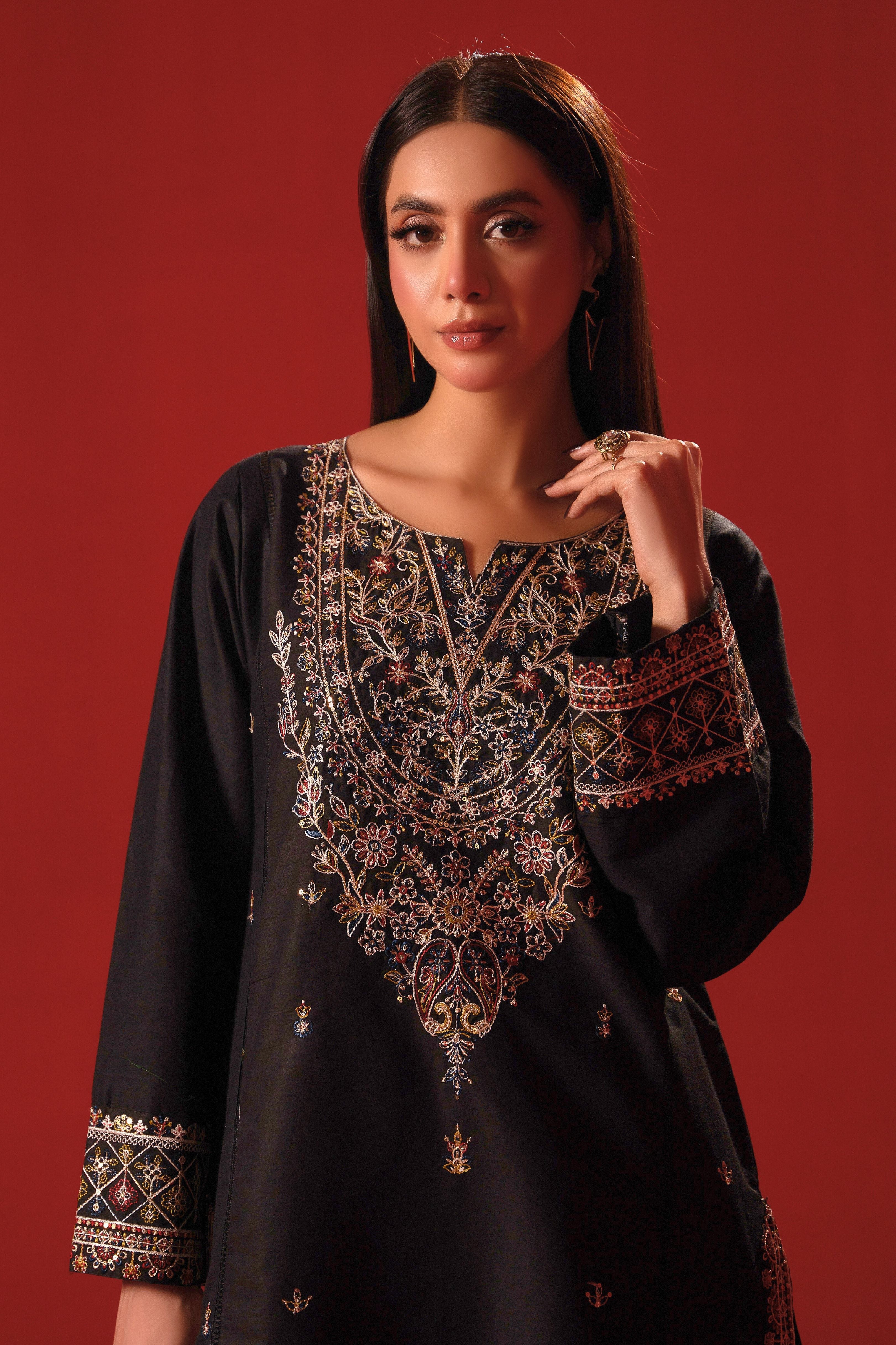 Black Formal | By Ainoor