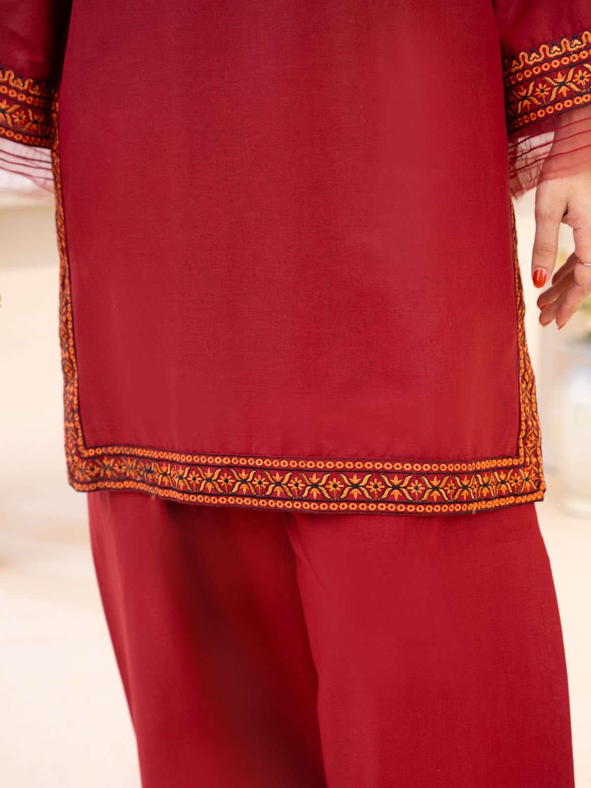 Maroon | By Ainoor